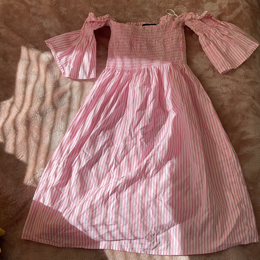 Half the shoulder pink strip dress